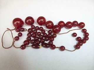 47 Vintage Cherry Amber Bakelite Graduated Loose Beads & Barrel Clasp 36.  2 Gram