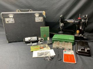Antique Vintage Singer Featherweight Sewing Machine 221 - 1 Serial Am156825 1956