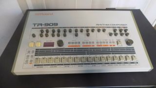 Vintage Roland Tr - 909 Rhythm Composer Analog Drum Machine