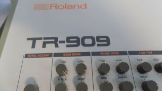 Vintage Roland TR - 909 Rhythm Composer Analog Drum Machine 2