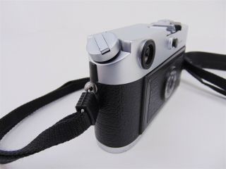 Vintage Leica M6 35mm Rangefinder Film Camera Body Only No.  1903583 5