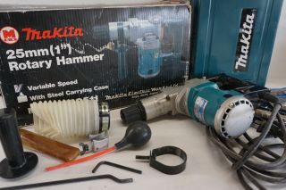 Vtg Makita 1 " Rotary Hammer Variable Speed With Steel Case Hr2511 Masonry Drill