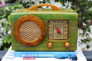 Catalin Motorola " Circle Grille " Radio - Profoundly Rare Green Model