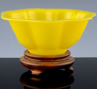 FINE ANTIQUE CHINESE QING IMPERIAL YELLOW PEKING GLASS LOBED SERVING BOWL 1 2