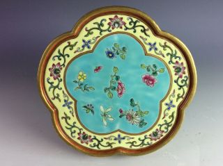 Very rare and pretty Chinese porcelain dish,  famille rose glaze,  decorated 5