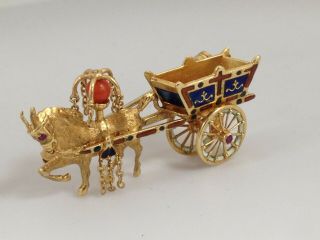 14k Yellow Gold Ruby & Coral Enamel Colored 3d Horse Drawn Carriage Pin Da10