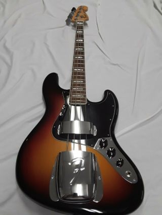 Fender American Vintage ' 74 AVRI Jazz Bass Sunburst 3