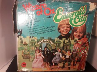 Vintage 1974 Wizard Of Oz Emerald City By Mego W/ 7 Figures