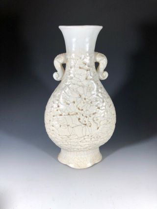 Chinese ceramic soft paste dragon vase with Qianlong mark 18th Century 5
