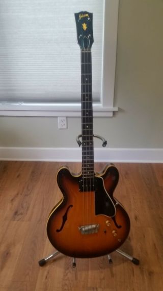 Vintage 1961 Gibson EB - 2 Electric Bass Guitar with case. 2