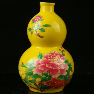 Chinese Porcelain Hand - Painted Peony Gourd Shape Vase Jingdezhen Mark R1141