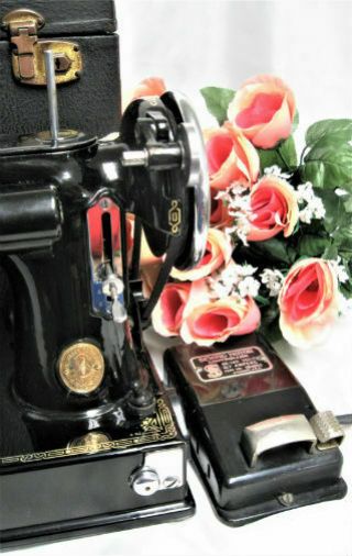 Rare Historic 1933 Singer Featherweight 221 Sewing Machine,  1st Batch Production 3