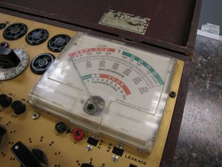 Vintage Hickok Model 800 Tube Transistor tester - 4