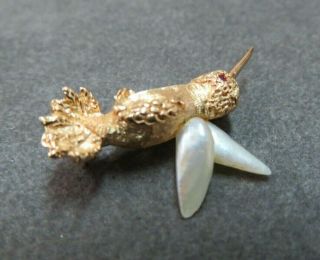 Vtg 14K Solid Y.  Gold Hummingbird Brooch Pin with Ruby Eye Pearl Wins 3.  17 Gram 3