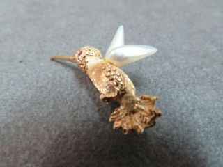 Vtg 14K Solid Y.  Gold Hummingbird Brooch Pin with Ruby Eye Pearl Wins 3.  17 Gram 4