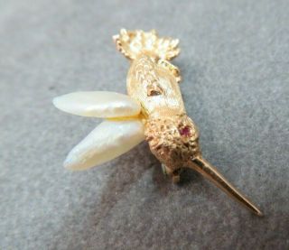 Vtg 14K Solid Y.  Gold Hummingbird Brooch Pin with Ruby Eye Pearl Wins 3.  17 Gram 5