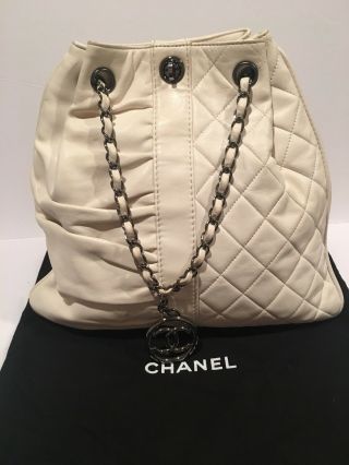 Vintage Rare Chanel Quilted Gathered Lambskin Bucket Bag - Ivory/white