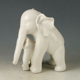 Chinese Exquisite Dehua Porcelain Handwork Carved Elephant Statue G181 5
