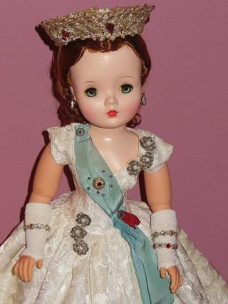 Vintage Madame Alexander Cissy Doll Queen Elizabeth Clothing