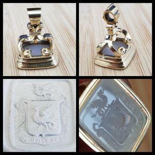 Antique Georgian Solid 18ct Gold & Chalcedony Quartz Crested Seal Pendant