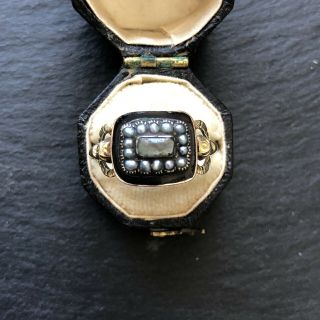 Antique Victorian Black Enamel And Pearl 18 Karat Gold Mourning Ring