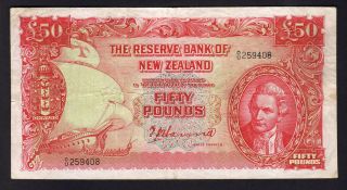 Zealand P - 162a.  50 Pounds (1940 - 55) - Hanna.  Type - 11 Serials.  Avf - Rare