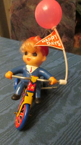 Great Find Mtu Windup Tin Toy - Boy On Tricycle W/ Balloon & Happy Days Flag