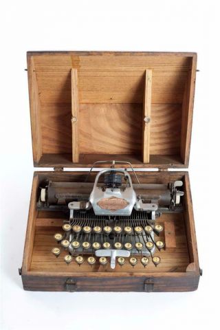 Vintage C1906 " Aluminmum Featherweight Blickensderfer " Typewriter