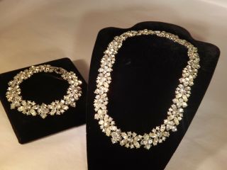 Old Vintage Elegant Crown Trifari Wedding Set Flower Necklace / Bracelet (rare)