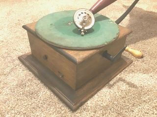 Antique Early 1900 ' s Grand Busy Bee Disc Phonograph O’neil James Co Chicago 2