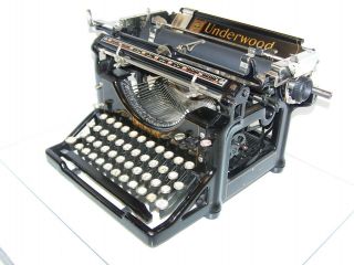 Antique 1929 Underwood Model 5 Vintage Typewriter,  Rare Font - 9 Characters/inch
