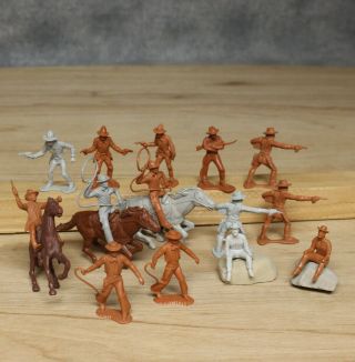 1960’s Marx Western Play Set 54mm Cowboys (x14) And Saddled Horses (x3).