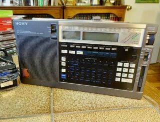 Vintage Sony ICF - 2010 Portable SW/MW/FM/Air Receiver Radio w/ AC Adapter 2