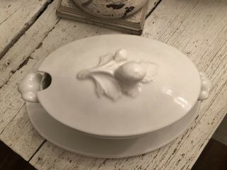 ANTIQUE VINTAGE WHITE IRONSTONE SOUP TUREEN W/ SPILL PLATE & FINIAL 2