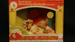 Sweet Sleeper Strawberry Shortcake With Custard Doll & Playset Kenner 1984