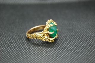 Vintage Mid Century Arthur King Style Brutalist Raw Emerald 18k Gold Ring 6.  5