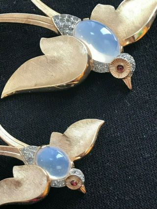 Set of 2 Crown Trifari Alfred Philippe Jelly Belly Flying Bird Pin Brooch 2