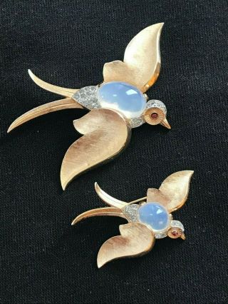 Set of 2 Crown Trifari Alfred Philippe Jelly Belly Flying Bird Pin Brooch 4