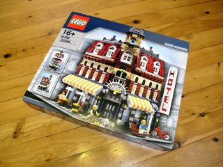 Rare Lego Café Corner 10182 Creator Modular Buildings Box Complete Set