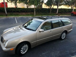 2000 Mercedes - Benz E - Class E320 Wagon Only 23000 Miles One Owner