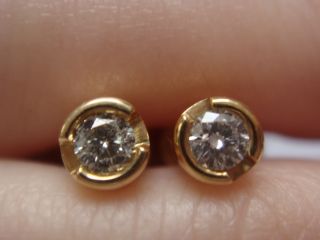 18ct Yellow Gold Diamond Earrings 0.  25cts Perfect Present