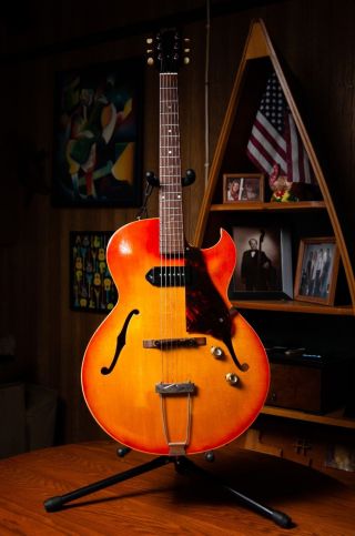 1959 Gibson Vintage Guitar ES 125TC Cherry Sunburst 2