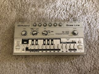 Roland Tb - 303 Bassline Analog Synthesizer Vintage.  (pwr Adapter Incl. )