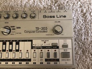 Roland TB - 303 Bassline Analog Synthesizer VINTAGE.  (PWR adapter Incl. ) 3