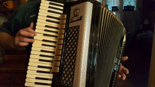 Vintage Italy Scandalli accordion with case 5