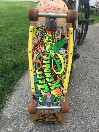 Vintage Santa Cruz Skate Board Grafeffti 86