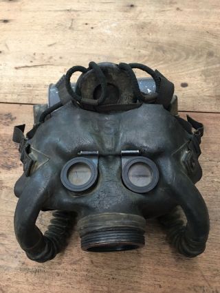 Antique - World War Ii (ww2) Us Navy Gas Mask -