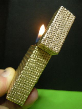 VERY RARE REVISED S.  T.  DUPONT 18K 750 SOLID GOLD LIGHTER L1 AND PAPERS 10