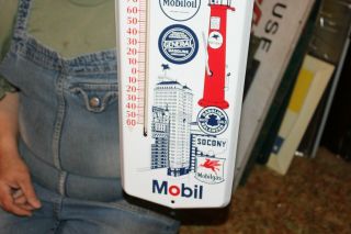 Vintage c.  1970 Mobil Gas Station Motor Oil 24 