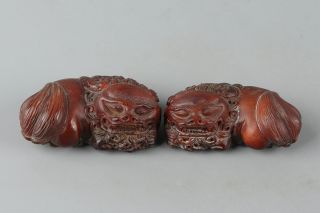 Chinese Exquisite Handmade Chinese Lion Carving Ox Horn Statue A Pair